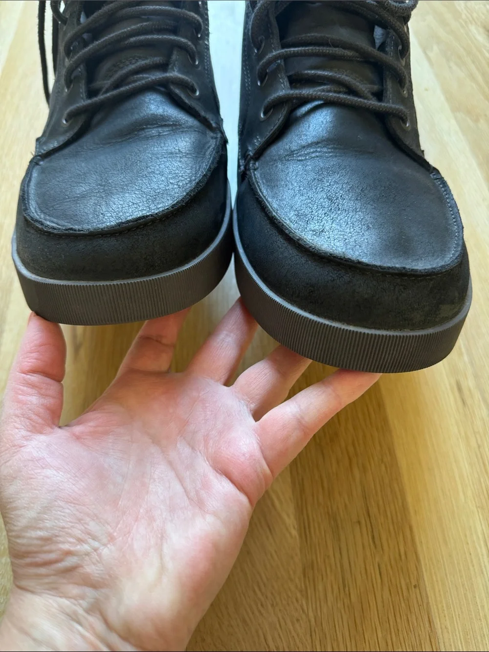 OluKai excellent size